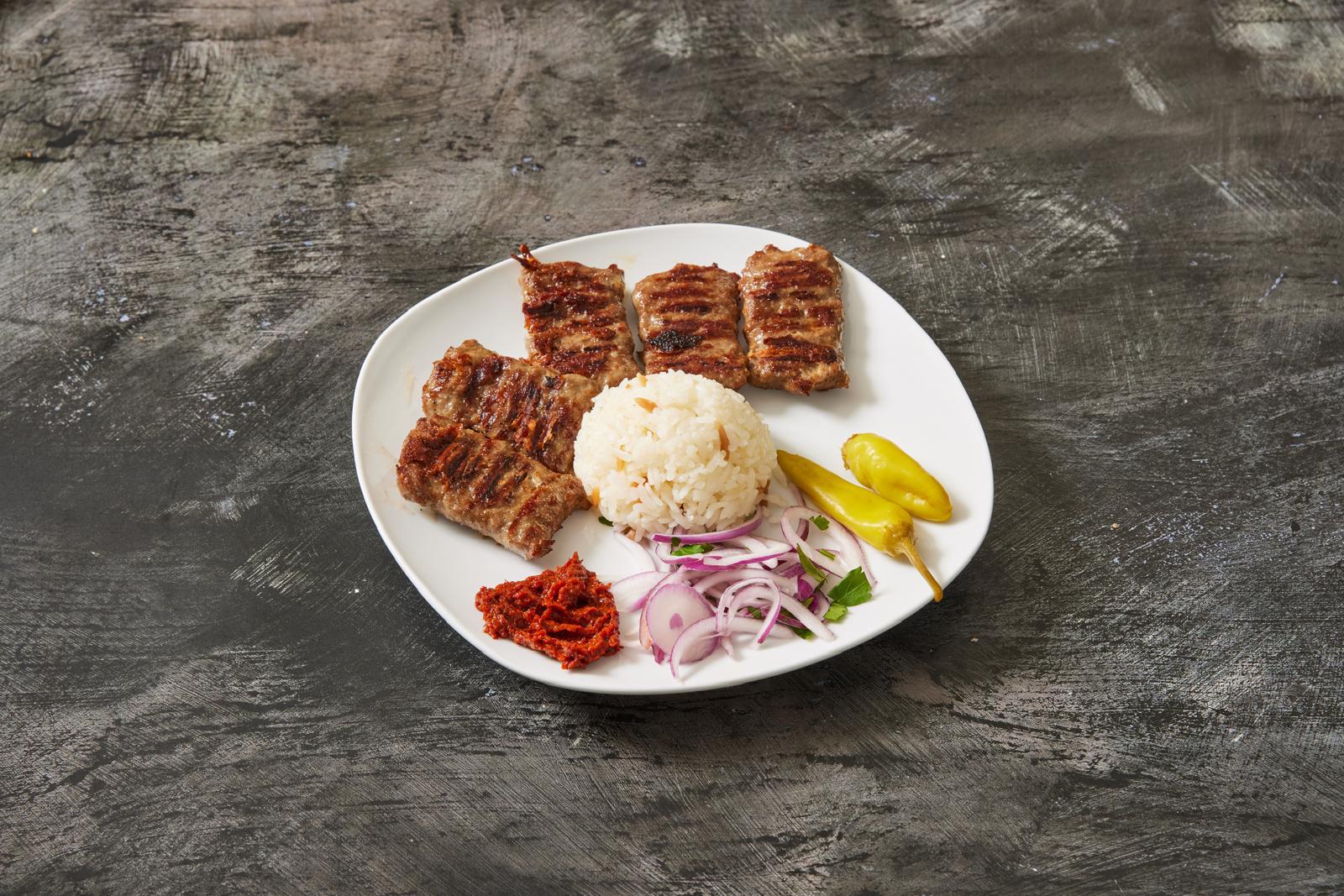 Köfte mit Kashkaval-Käse